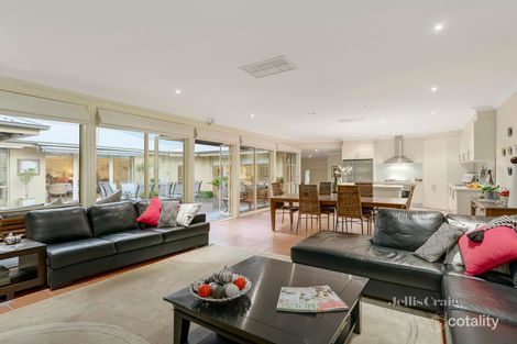 Property photo of 2 Woongarra Court Eltham VIC 3095