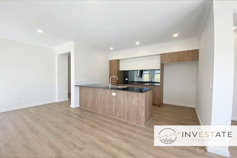 Property photo of 3 Maggie Crescent Mambourin VIC 3024