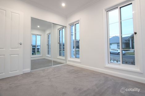 28 Chamberlain Way, Harrington Park, NSW 2567