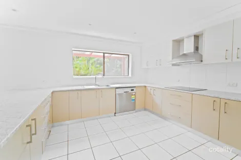 Property photo of 11 Bondel Place Mount Ommaney QLD 4074