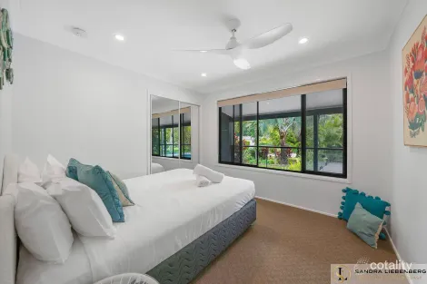 Property photo of 14 Alawara Drive Tallai QLD 4213