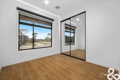 Property photo of 10 Pantheon Street Wollert VIC 3750