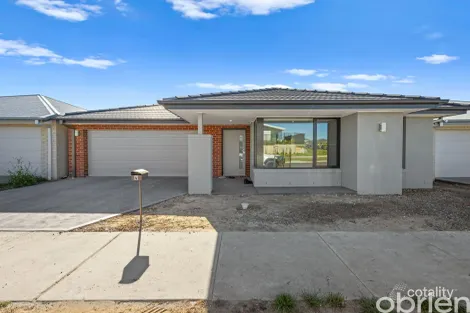 4 Tuition Dr, Clyde North, VIC 3978