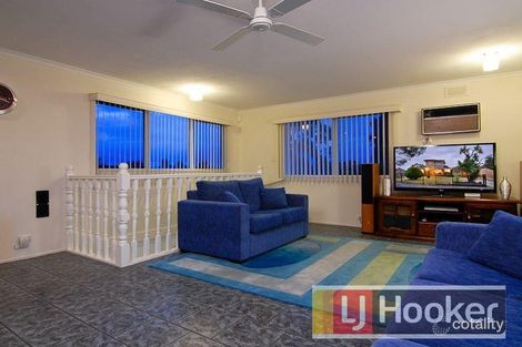 Property photo of 10 Highton Close Hampton Park VIC 3976