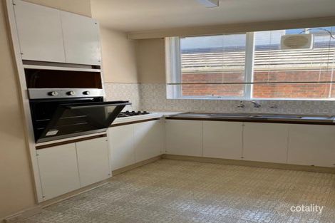 Property photo of 2/24 Holroyd Avenue St Kilda East VIC 3183
