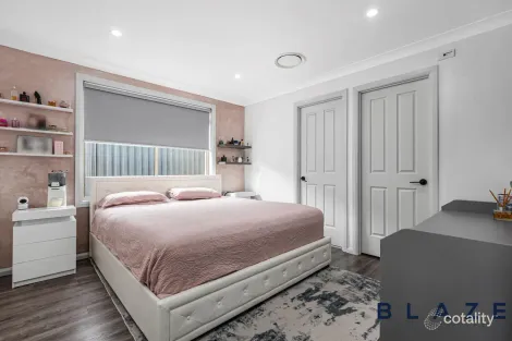 Property photo of 27 Gungarlin Drive Horningsea Park NSW 2171