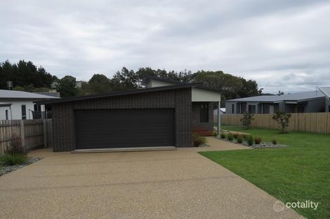 5 Warfe Dr, Lake Tyers Beach, VIC 3909