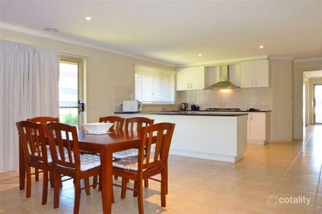 Property photo of 3 Rimfire Avenue Drouin VIC 3818