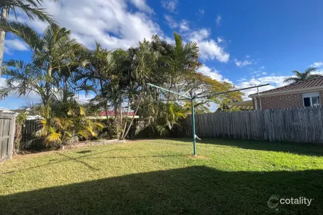 2/10 Annette Ct, Labrador, QLD 4215