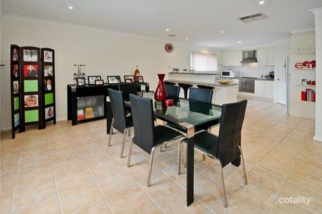 Property photo of 38 Meade Way Sydenham VIC 3037