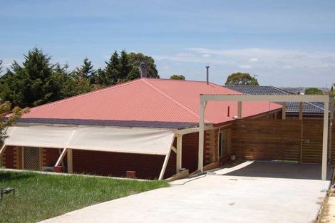 Property photo of 2/72 Halletts Way Bacchus Marsh VIC 3340