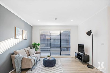 Property photo of 11 Bronhill Vista Point Cook VIC 3030