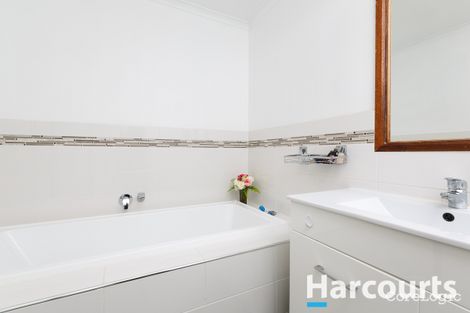 Property photo of 9 Cumberland Way Endeavour Hills VIC 3802