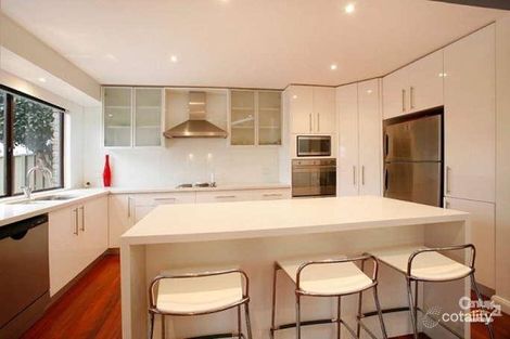 Property photo of 20 Jervis Drive Illawong NSW 2234