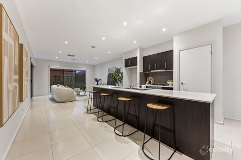 Property photo of 41 Cohens Way Pakenham VIC 3810
