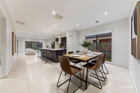 Property photo of 41 Cohens Way Pakenham VIC 3810