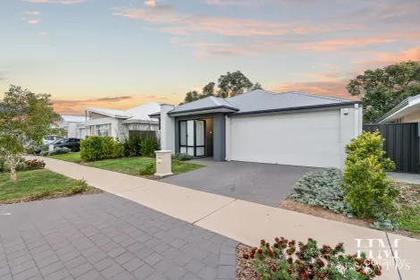 33 PRESTON GR, SOUTH GUILDFORD, WA 6055