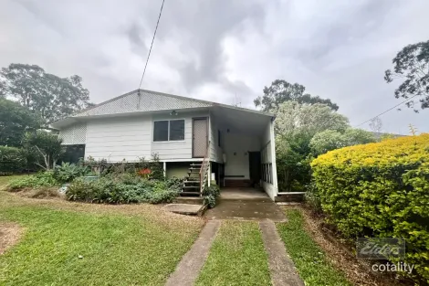 8 Station Rd, Tiaro, QLD 4650