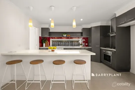 Property photo of 71 Vimini Drive Narre Warren VIC 3805