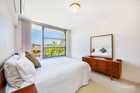 Property photo of 1/245 Cavendish Road Coorparoo QLD 4151