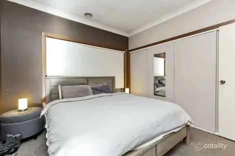 Property photo of 2/7 Pinaroo Drive Glenfield Park NSW 2650