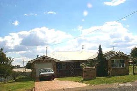 Property photo of 3 Walnut Court Newtown QLD 4350