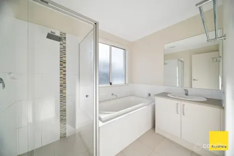 Property photo of 12 Caulfield Drive Ascot VIC 3551