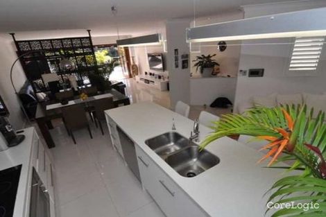 Property photo of 2/135 Stanhill Drive Surfers Paradise QLD 4217