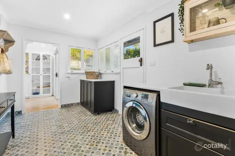 Property photo of 123 Sugar Bag Road Little Mountain QLD 4551