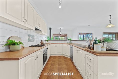 Property photo of 2 Livingstone Boulevard Pakenham VIC 3810
