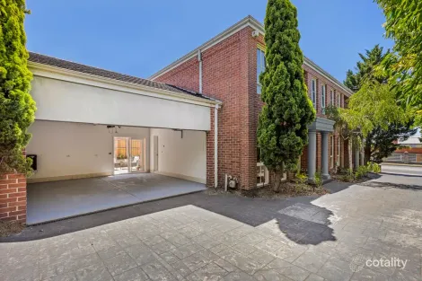 Property photo of 2/310 Cotham Road Kew VIC 3101