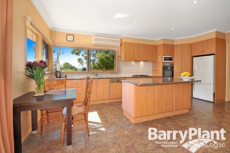 Property photo of 32 Grantley Drive Glen Waverley VIC 3150