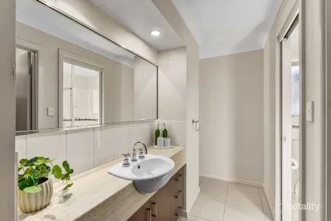 Property photo of 1/10 Old Kent Court Mount Gambier SA 5290