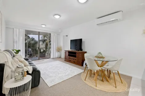 Property photo of 33/2 Mulherin Drive Mackay Harbour QLD 4740