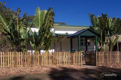 8 Arvon Ave, Beachmere, QLD 4510