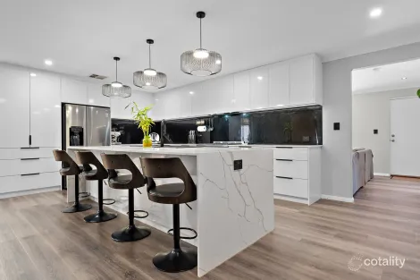 7 Pentland Cres, Dudley Park, WA 6210