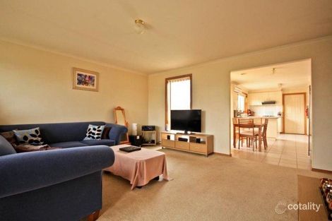 Property photo of 12 Cambridge Close Cranbourne East VIC 3977