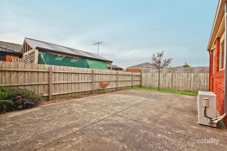 Property photo of 12 Cambridge Close Cranbourne East VIC 3977