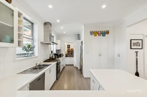 Property photo of 27 Alamein Avenue Narraweena NSW 2099