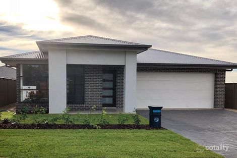 Property photo of 3 Pipping Way Spring Farm NSW 2570