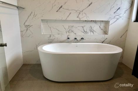 Property photo of 3 Pipping Way Spring Farm NSW 2570