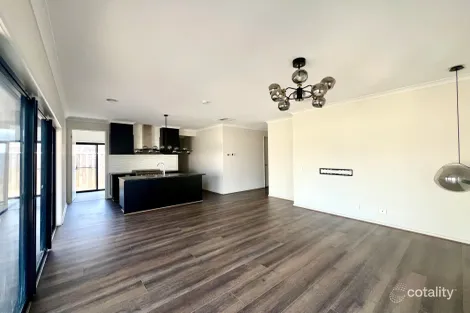 Property photo of 21 Hemsworth Street Donnybrook VIC 3064