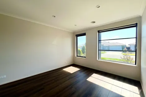 Property photo of 21 Hemsworth Street Donnybrook VIC 3064