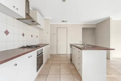 Property photo of 11 Tenerrife Crescent Point Cook VIC 3030