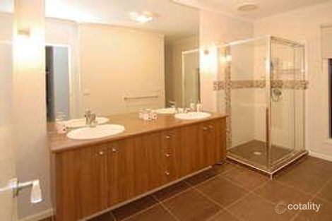 Property photo of 17 Kensington Circle Derrimut VIC 3026