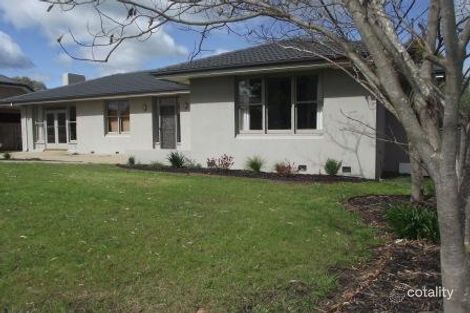 17 Mclean St, Maffra, VIC 3860
