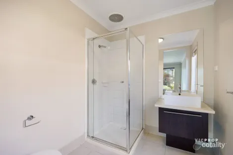 Property photo of 15 Casino Parade Point Cook VIC 3030