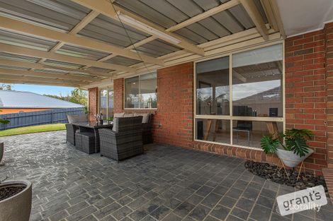 Property photo of 18 Mittagong Court Berwick VIC 3806