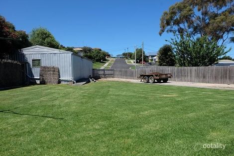 Property photo of 10 Tanjil Grove Lakes Entrance VIC 3909