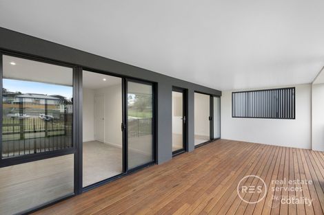 Property photo of 7 Verdant Crescent Doncaster VIC 3108